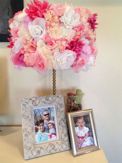 DIY Flower Lamp Shade. This would be adorable in little girls room.. #diy_flower_lamp | Flower ...