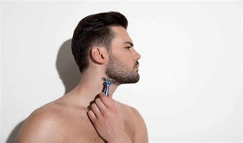 How to Trim & Shape The Perfect Beard Neckline in 11 Simple Steps