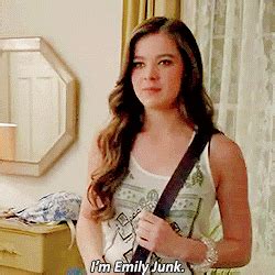 "I'm Emily Junk Pitch Perfect 2, Perfect Gif, Hailee Steinfeld, Emily Junk, Wattpad, James ...