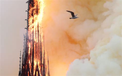 Powerful image shows cross shining through wreckage at Notre Dame ...