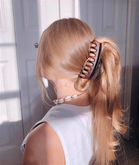 Fresh How To Do Hairstyles With Claw Clips Trend This Years - Best ...