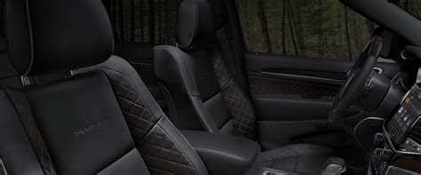 2020 Jeep® Grand Cherokee - Premium Interior Features