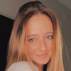 Brooke Junkins - Age, Family, Bio | Famous Birthdays