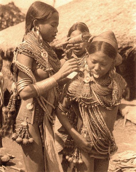 Nagaland Tribal Women, Tribal People, Naga People, Costume Ethnique, Photo Vintage, Nagaland ...