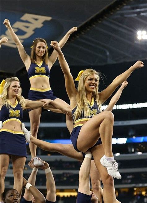 Michigan Wolverines cheerleaders | Professional cheerleaders, Football cheerleaders, Nfl ...