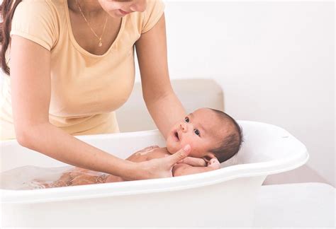 How Frequently Should I Bathe My Baby : How Often Should You Bathe A ...