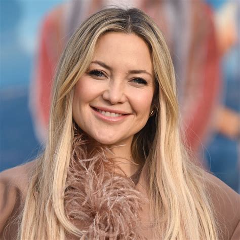 Kate Hudson is a younger Goldie Hawn in micro-mini dress you need to ...