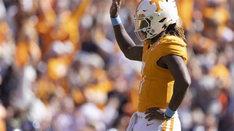 Joe Milton has hand in 3 first-half touchdowns, No. 19 Vols' defense ...