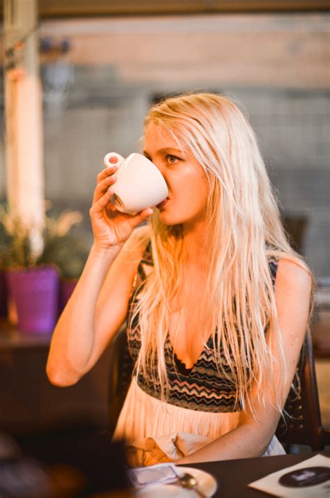 218,584+ Best Free Girl drinking coffee Stock Photos & Images · 100% ...