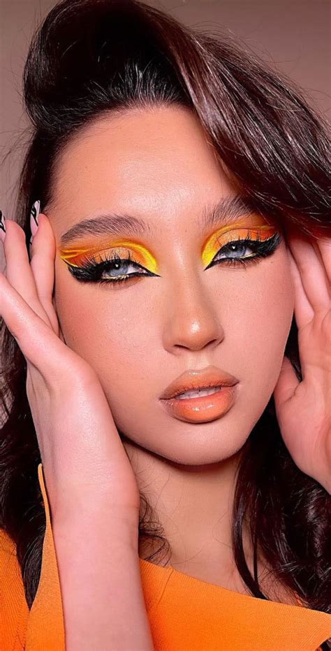 40+ Trendy Eyeshadow Looks : Orange Flame