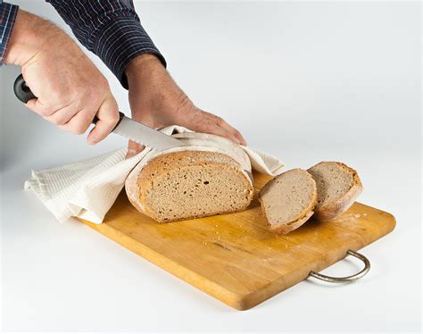 How-to slice Homemade Bread without Crushing It - Fat Daddio's