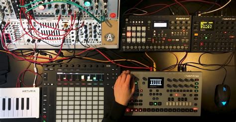 Elektron Ambient Session (Analog Four, Digitakt, Modular) – Synthtopia