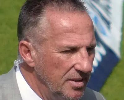 27 Ian Botham Quotes on Cricket and Life