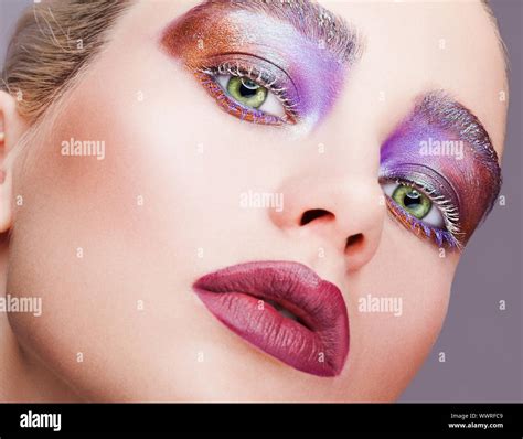 Violet eyes hi-res stock photography and images - Alamy