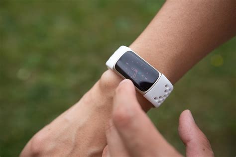 Fitbit Charge 5 Review: A Truly Advanced Fitness Tracker | Digital Trends