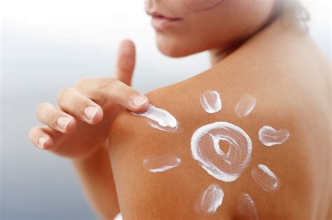 The Brief Guide That Makes Properly Applying Sunscreen Super Simple » Trending Us