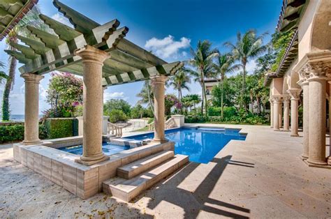 Tahiti Beach Luxury Residence for Sale | Piscinas, Pérgolas, Patios