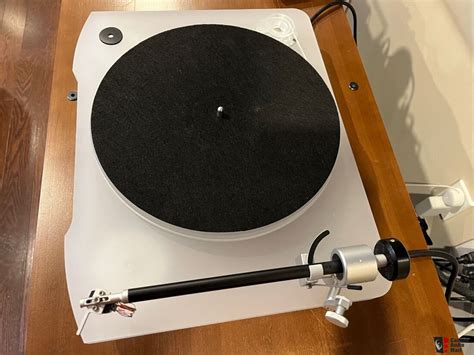 Marantz TT-15S1 Turntable with Clearaudio Cartridge Photo #4275413 - Canuck Audio Mart