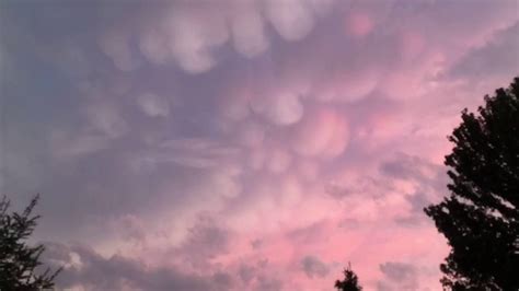 Mammatus cloud time lapse - YouTube