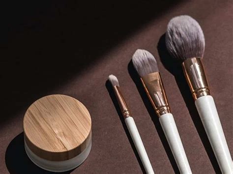 Beginners guide to eye makeup brushes