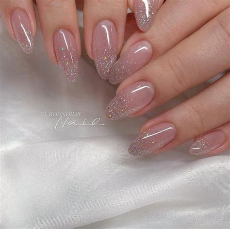 Beginner's Guide: Gel vs. Acrylic Nail Extensions at Home | ILMP Blogs