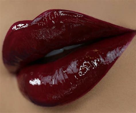 Pin by Lupa Silverblood on Makeup | Beautiful lips, Lush lips, Lip art makeup