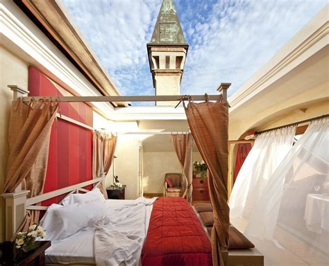 15 Incredible Hotel Rooms Where You Can Sleep Under The Stars.
