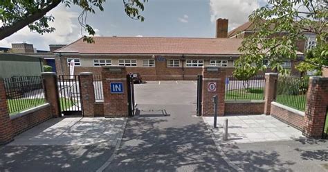 Isleworth and Syon School closed by bomb hoax - Get West London