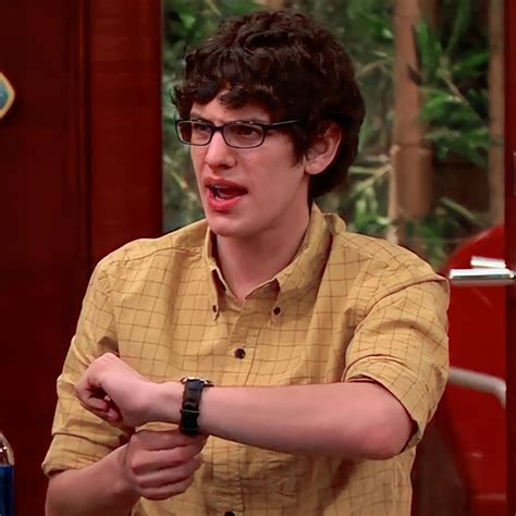 Robbie Shapiro 💚 | Robbie victorious, Victorious nickelodeon, Victorious