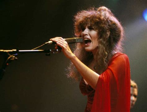 10 Best Stevie Nicks Songs of All Time - Singersroom.com