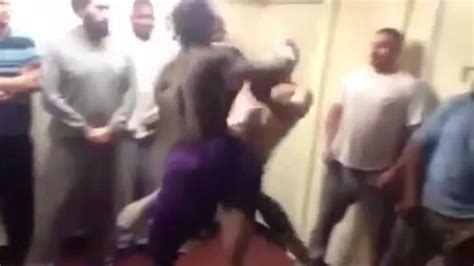 Brutal Featherstone Prison boxing match as inmates scream 'finish him ...