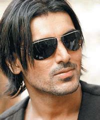 Extream Fashion: John Abraham Hairstyle