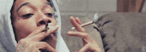 Blunt Smoking GIFs - Find & Share on GIPHY