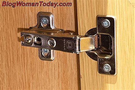 How To Adjust The Hinges Of The Kitchen-Cabinet Doors 👩 House