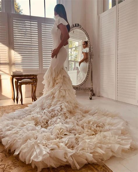 An Exclusive Look at Jennifer Lopez’s Wedding Dress | Vogue