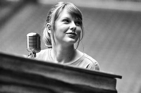Taylor Swift Early Life, Relationships, Politics, Career, Musical Style, Family, Wiki, Age ...