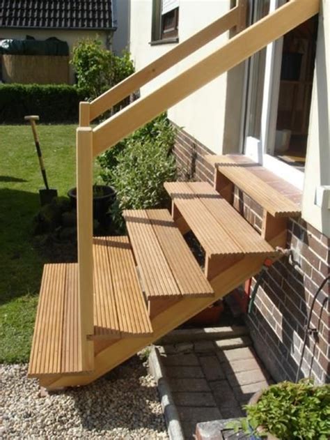 Outdoor Wooden Stairs Giving Unique, Warm Look to Modern Houses ...