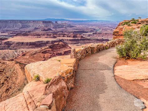 Hiking at Dead Horse Point State Park - Our Wander-Filled Life