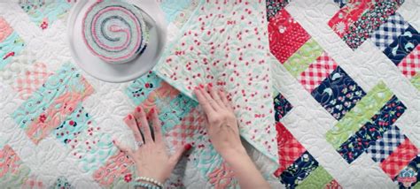 10 Jelly Roll Tutorials You Need To Try! | Jellyroll quilts, Beginner quilting projects ...