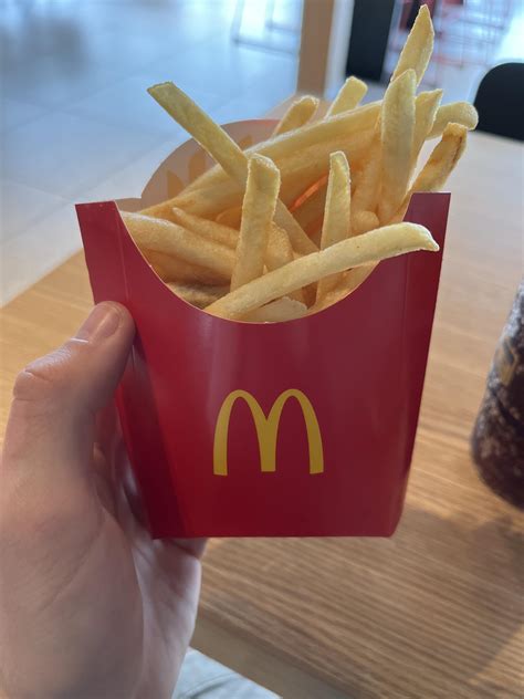 The so called “medium” fries at McDonalds : r/shrinkflation