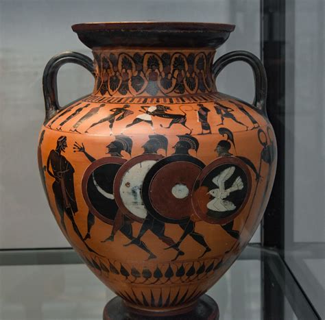 Athletes XVI: Hoplitodromoi | The amphora main body depicts … | Flickr