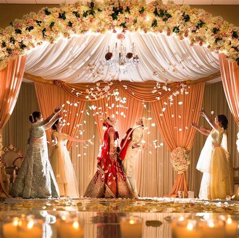 Pin by Mrinal Piralkar on Wowz | Wedding stage decorations, Hindu ...