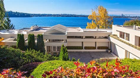 Vassos Demetriou-designed mansion on Mercer Island hit the market ...