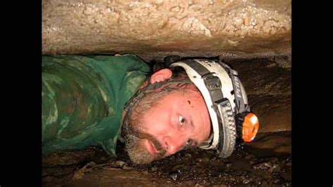 30 Claustrophobia Pictures of Scary Tight Spaces