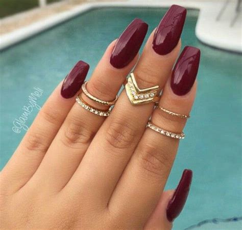 Pin by sara gb on Claws | Maroon nails, Burgundy nails, Matte nails