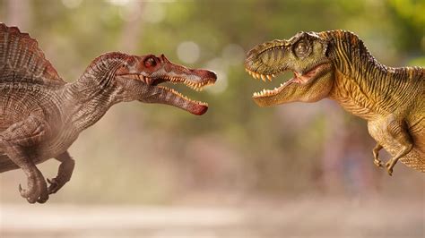 Spinosaurus Vs. T-Rex: 15 Differences (Incl. Size Comparison)