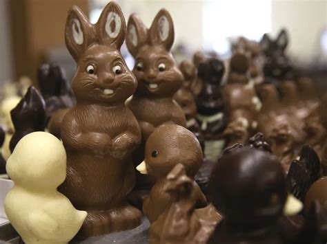 Chocolate Easter Bunny production at Confiserie Felicitas in Germany