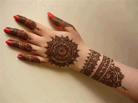 Gol-Tiki-Mehndi-designs-1 | Mehndi henna designs are always … | Flickr