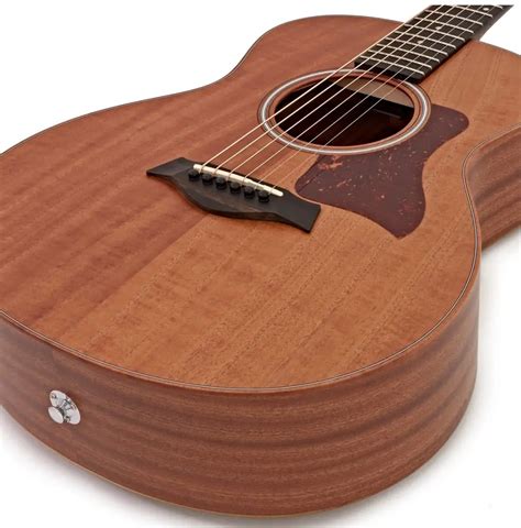 Taylor Mini Acoustic Bass | bioky.es