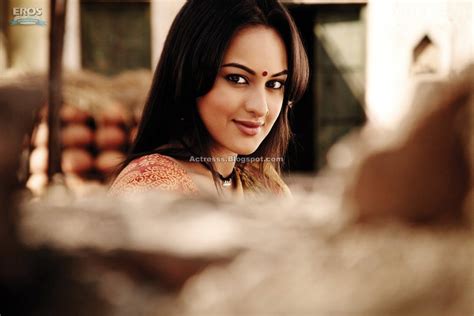 Telugu Actress Hot Photos: Sonakshi Sinha Dabangg Movie Wallpapers